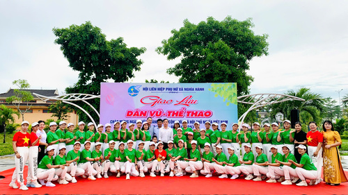 Đồng diễn dân vũ 9